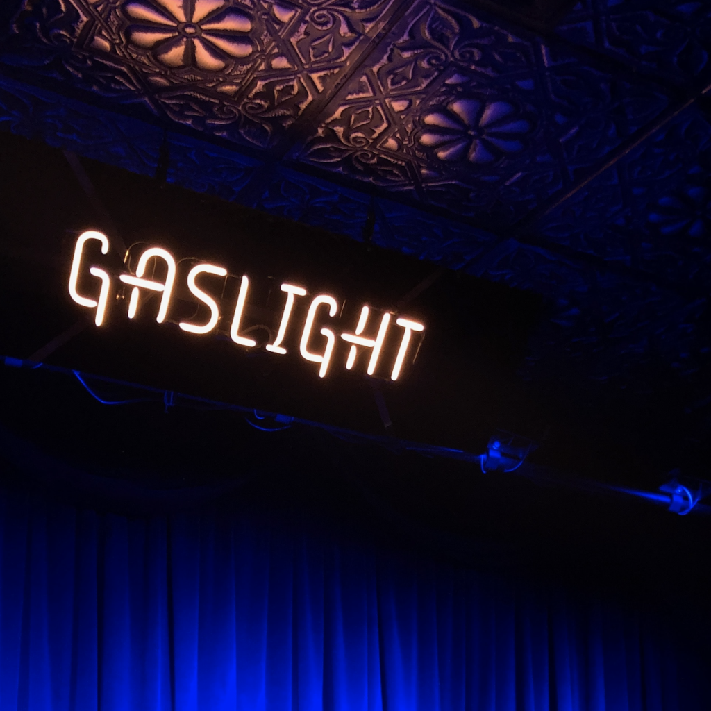 가스라이팅, 조작된 말 Lydia House